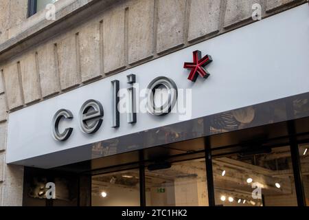 Bordeaux , France - 11 16 2023 : enseigne celio logo boutique et texte de marque en magasin pour la chaîne de magasins de mode hommes Banque D'Images