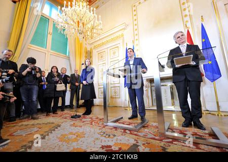 Vienne, Autriche. Le 9 février 2015, le chancelier Werner Faymann (à droite) a reçu le Premier ministre grec Alexis Tsipras (à gauche) pour des entretiens à la Chancellerie fédérale Banque D'Images