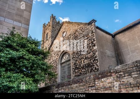 Extérieur de l'église St Michan's, dans Church Street, Dublin, Irlande, célèbre pour ses voûtes qui contiennent des restes momifiés. Banque D'Images