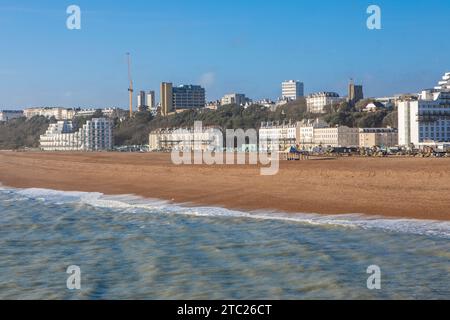 Le développement Shoreline presque terminé sur la plage Folkestone Banque D'Images