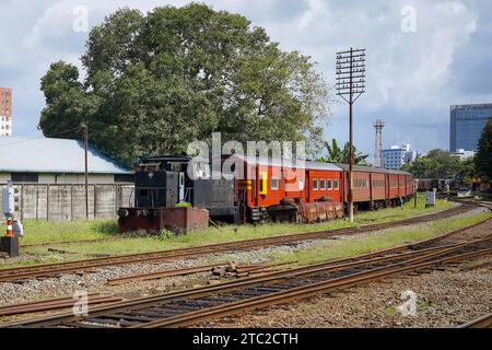 Ancien train sous utilisé. stream railway à colombo Banque D'Images