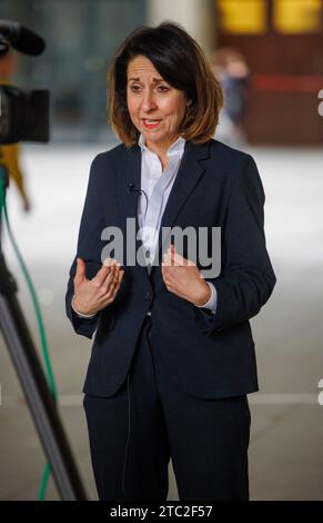 Londres, Royaume-Uni. 10 décembre 2023. Liz Kendall, secrétaire d'État fantôme au travail et aux pensions, à la BBC dimanche avec Laura Kuenssberg. Crédit : Karl Black/Alamy Live News Banque D'Images