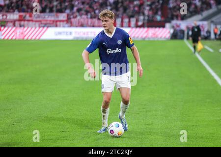 10.12.2023, Fussball, saison 2023/2024, 2. Bundesliga, 16. Spieltag, Fortuna Düsseldorf - Holstein Kiel, Tom Rothe (Holstein Kiel), Foto : Dennis Ewert/RHR-FOTO Banque D'Images