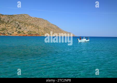 Vue de Plake donnant sur le golfe d'Elounda, Crète, Grèce, Europe. Banque D'Images