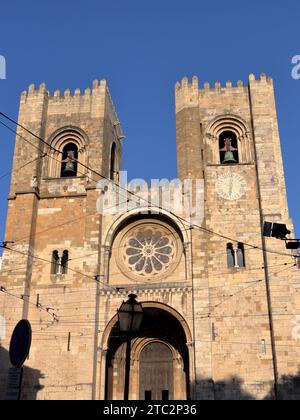 La cathédrale Sainte Marie majeure, souvent appelée cathédrale de Lisbonne ou la Sé, la plus ancienne église de la ville, siège du Patriarcat de Lisbonne Banque D'Images