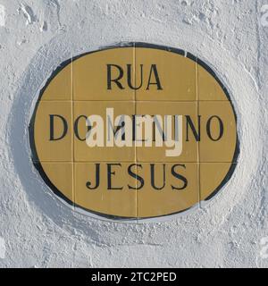 Rua do Menino Jesus peint carreaux de céramique signe de rue Vieille ville, Evora, Alentejo, Portugal Banque D'Images