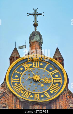 Horloge, 1637, à la tour de St. Église de Marie à Gdańsk, Pomorskie, Pologne Banque D'Images