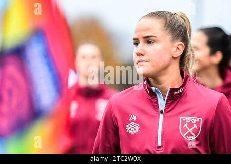 Dagenham, royaume-uni. 10 décembre 2023.Dagenham, Royaume-Uni. 10 décembre 2023. Jessie Stapleton (24 West Ham) se réchauffe lors du match de Barclays FA Women's Super League entre West Ham United et Everton au Chigwell Construction Stadium, Dagenham le dimanche 10 décembre 2023. (Photo : Kevin Hodgson | MI News) crédit : MI News & Sport / Alamy Live News Banque D'Images