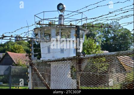 Le village de « Mödlareuth » (petit Berlin) en Allemagne, séparé pendant des décennies par le rideau de fer. Mödlareuth est un village avec 40 habitants, localiser Banque D'Images