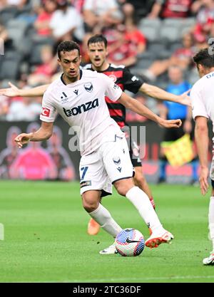 Parramatta, Australie. 10 décembre 2023. Nishan Velupillay du Melbourne Victory FC est en action lors du match de la saison 7 de la saison 2023/24 entre le Western Sydney Wanderers FC et le Melbourne Victory FC qui s'est tenu au CommBank Stadium. Score final ; victoire de Melbourne 4:3 Western Sydney Wanderers. (Photo Luis Veniegra/SOPA Images/Sipa USA) crédit : SIPA USA/Alamy Live News Banque D'Images