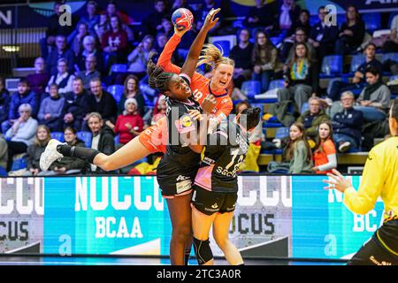 FREDRIKSHAVN, DANEMARK - DÉCEMBRE 10 : Kelly Dulfer des pays-Bas tire lors du 26e match du Championnat du monde féminin de handball du Groupe H entre les pays-Bas et l'Espagne à Arena Nord le 10 décembre 2023 à Fredrikshavn, Danemark (photo de Henk Seppen/Orange Pictures) NOCSNSF Banque D'Images