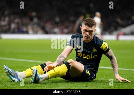 Le Kieran Trippier de Newcastle United réagit lors du match de Premier League au Tottenham Hotspur Stadium de Londres. Date de la photo : dimanche 10 décembre 2023. Banque D'Images