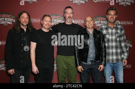 Inglewood, États-Unis. 09 décembre 2023. Tim Mahoney, Doug 'sa' Martinez, Chad Sexton, Nick Hexum et Aaron 'P-Nut' Wills de 311 assistent au KROQ Almost Acoustic Christmas 2023 d'Audacy au Kia Forum le 09 décembre 2023 à Inglewood, Californie. Photo:crash/imageSPACE crédit : Imagespace/Alamy Live News Banque D'Images