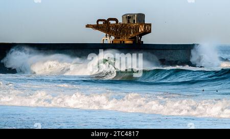 Perfect Wave : la beauté naturelle de la mer et Surf congelé dans le temps. Banque D'Images