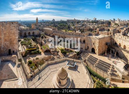 La Tour de David dans l'ancienne Citadelle de Jérusalem, Jérusalem, Israël. Vue panoramique/. Banque D'Images