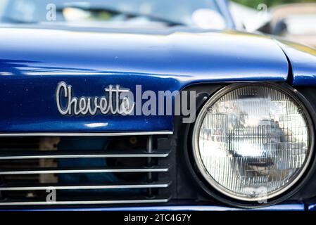 Salvador, Bahia, Brésil - 02 décembre 2023 : détail du symbole d'une voiture Chevrolet, Chevette, exposé dans la ville de Salvador, Bahia. Banque D'Images