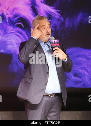 Shanghai, Chine. 11 décembre 2023. Luc Besson assiste à la première du film Dogman à Shanghai, en Chine, le 10 décembre 2023. (Photo Costfoto/NurPhoto) crédit : NurPhoto SRL/Alamy Live News Banque D'Images