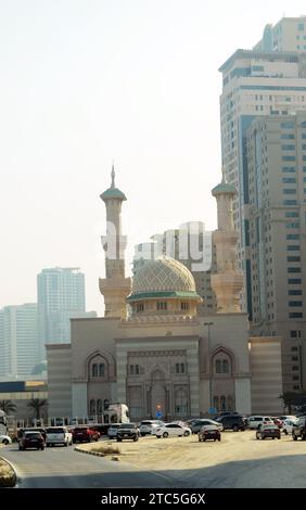 Mosquée Al Ferdoos à Sharjah, Émirats arabes Unis. Banque D'Images