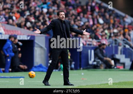 Madrid, Espagne. 10 décembre 2023. Diego Pablo Simeone lors du match de la Liga 2023/24 entre l'Atletico de Madrid et Almeria au stade Civitas Metropolitano. Score final - Atletico de Madrid 2 - 1 Almeria (photo Guillermo Martinez/SOPA Images/Sipa USA) crédit : SIPA USA/Alamy Live News Banque D'Images