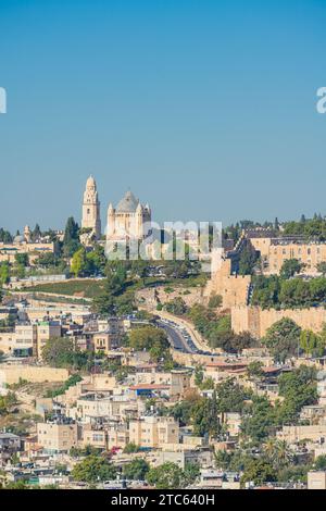 Vue de l'abbaye de Dormition - Hagia Maria, église chrétienne au sommet du mont Sion, Jérusalem, Israël Banque D'Images