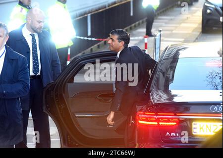 Londres, Royaume-Uni. 11 décembre 2023. Rishi Sunak, Premier ministre, arrive pour témoigner à l’enquête britannique sur le Covid-19. L'enquête est une enquête publique indépendante sur la réponse du Royaume-Uni à la pandémie de COVID-19 et sur l'impact de celle-ci, et sur les leçons à en tirer pour l'avenir, qui se tient à Dorland House dans l'ouest de Londres. Crédit : MARTIN DALTON/Alamy Live News Banque D'Images