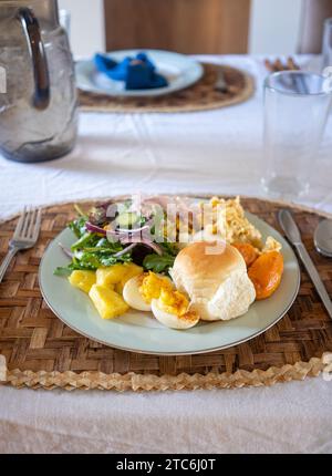 Assiette colorée de plats traditionnels de Thanksgiving Banque D'Images