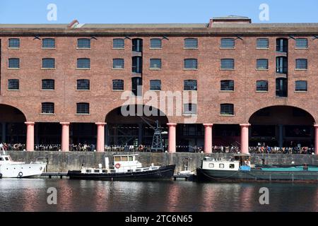 Royal Albert Dock (1846) bâtiments et entrepôts historiques conçus par Jesse Hartley & Philip Hardwick sur Pier Head Liverpool Angleterre Royaume-Uni Banque D'Images