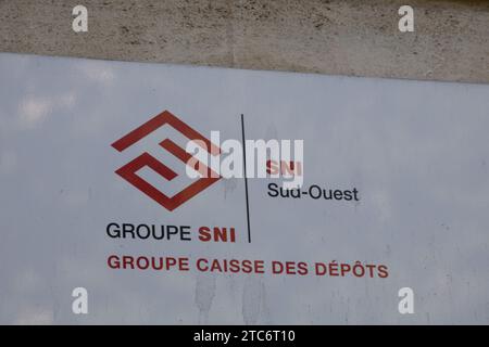 Bordeaux , France - 11 09 2023 : sni Group caisse des dépôts et consignations institution financière publique française Banque D'Images