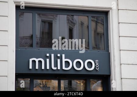 lyon , France - 11 04 2023 : miliboo.com marque de logo maison et signe de texte entreprise d'intérieur fabrication de décoration de textiles de maison Banque D'Images