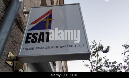 Bordeaux , France - 12 06 2023 : église evangélique Sacerdotale logo marque murale et texte de signe sur façade Église sacerdotale évangélique ESAT Banque D'Images