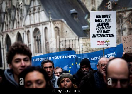 Bruxelles, Belgique. 10 décembre 2023. Sacha Leon/le Pictorium - rassemblement et marche contre l'antisémitisme à Bruxelles. - 10/12/2023 - Belgique/Bruxelles/Bruxelles - environ 4 000 personnes se sont rassemblées ce dimanche pour une marche contre l'antisémitisme dans la capitale belge. La manifestation s'est déroulée pacifiquement. Crédit : LE PICTORIUM/Alamy Live News Banque D'Images