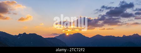 Lever du soleil du Zeigersattel à Nebelhorn, 2224m, Alpes de Allgäu, Allgäu, Bavière, Allemagne, Europe Banque D'Images