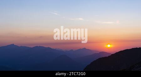 Coucher de soleil depuis le Zeigersattel à Nebelhorn, 2224m, Alpes de Allgäu, Allgäu, Bavière, Allemagne, Europe Banque D'Images