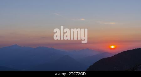 Coucher de soleil depuis le Zeigersattel à Nebelhorn, 2224m, Alpes de Allgäu, Allgäu, Bavière, Allemagne, Europe Banque D'Images