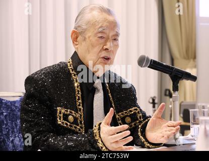 Tokyo, Japon. 11 décembre 2023. L'inventeur japonais Yoshiro Nakamatsu, connu sous le nom de « Dr. NakaMats », s'exprime au Club des correspondants étrangers du Japon à Tokyo le lundi 11 décembre 2023. L'inventeur de 95 ans fera ses débuts en tant que chanteur-compositeur et fera une tournée de concerts aux États-Unis. (Photo de Yoshio Tsunoda/AFLO) crédit : AFLO Co. Ltd./Alamy Live News Banque D'Images