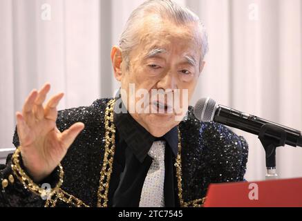 Tokyo, Japon. 11 décembre 2023. L'inventeur japonais Yoshiro Nakamatsu, connu sous le nom de « Dr. NakaMats », s'exprime au Club des correspondants étrangers du Japon à Tokyo le lundi 11 décembre 2023. L'inventeur de 95 ans fera ses débuts en tant que chanteur-compositeur et fera une tournée de concerts aux États-Unis. (Photo de Yoshio Tsunoda/AFLO) crédit : AFLO Co. Ltd./Alamy Live News Banque D'Images