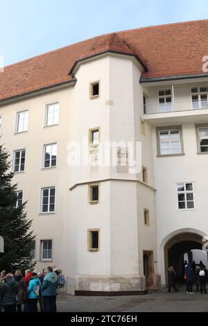 10.12.2023, Graz, AUT, Unterwegs à Steiermark, Stadtreportage, reportage, im Bild Grazer Doppelwendeltreppe, Doppelwendeltreppe, Zwillingswendeltreppe, Grazer Burg, Graz, Steiermark, Oesterreich, *** 10 12 2023, Graz, AUT, sur la route en Styrie, reportage de la ville, reportage, dans l'image Graz escalier double colimaçon, escalier double colimaçon, escalier double colimaçon, Château de Graz, Graz, Styrie, Autriche, Banque D'Images