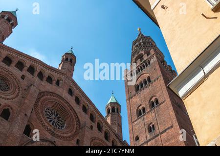 Le clocher de la cathédrale de Santa Maria Assunta, également appelé Torrazzo. Cremona, Italie. Banque D'Images