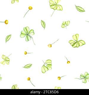 Motif sans couture printemps avec des fleurs jaunes et des feuilles de trèfle vert. Plantes dans un style transparent. Illustration à l'aquarelle. Banque D'Images