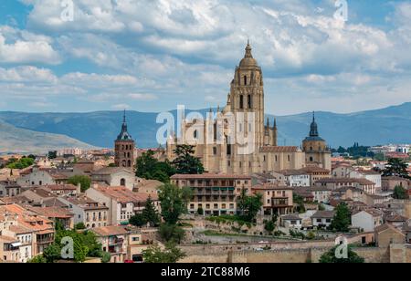 Une photo de la cathédrale de Ségovie vue du sommet de l'Alcazar de Ségovie (le palais) Banque D'Images