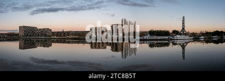 Vilvoorde, région du Brabant flamand, Belgique, 28 novembre 2023 - très grande vue panoramique sur la ligne d'horizon avec appartements au port crédit : Imago/Alamy Live News Banque D'Images