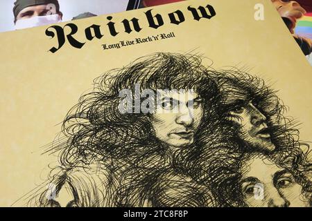 Viersen, Allemagne - mai 9. 2023 : gros album vinyle du groupe de rock Rainbow long Live Rock n Roll de 1978 Banque D'Images