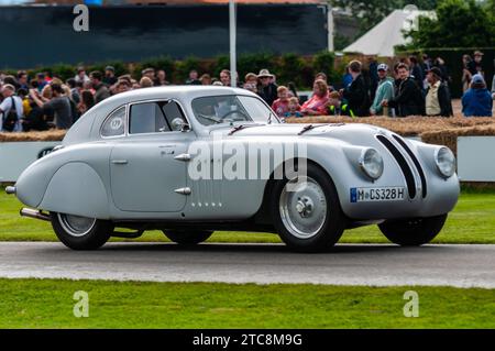 Frazer Gibney, BMW 328 mille Miglia Touring coupe, dans le cadre de la célébration du centenaire BMW au Goodwood Festival of Speed 2016. Sur la piste de montée en pente Banque D'Images