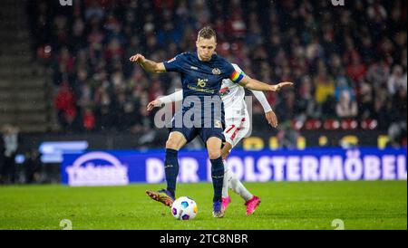 Cologne, Allemagne. 10 décembre 2023. Silvan Widmer (Mainz) 1.FC Köln - FSV Mainz 05 10.12.2023 Copyright (nur für journalistische Zwecke) par : Moritz Banque D'Images