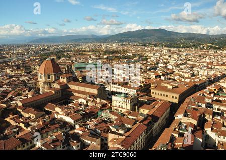 L'horizon et les toits de Florence Italie vus du clocher. Banque D'Images