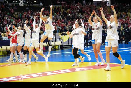 Herning, Danemark. 11 décembre 2023. Le Danemark remporte le match du Championnat du monde féminin de handball de l'IHF entre le Danemark et l'Allemagne dans le groupe de tour principal 3 à Jyske Bank Boxen à Herning, Danemark, le mardi 11 décembre 2023. (Photo : Claus Fisker/Ritzau Scanpix) crédit : Ritzau/Alamy Live News Banque D'Images