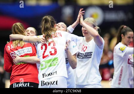 Herning, Danemark. 11 décembre 2023. Le Danemark remporte le match du Championnat du monde féminin de handball de l'IHF entre le Danemark et l'Allemagne dans le groupe de tour principal 3 à Jyske Bank Boxen à Herning, Danemark, le mardi 11 décembre 2023. (Photo : Claus Fisker/Ritzau Scanpix) crédit : Ritzau/Alamy Live News Banque D'Images