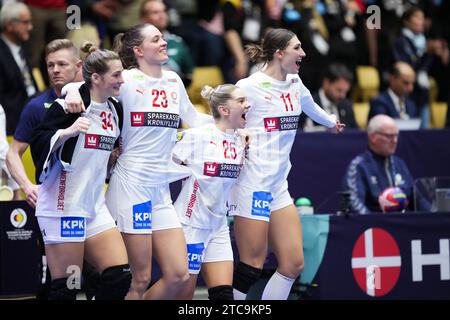 Herning, Danemark. 11 décembre 2023. Le Danemark remporte le match du Championnat du monde féminin de handball de l'IHF entre le Danemark et l'Allemagne dans le groupe de tour principal 3 à Jyske Bank Boxen à Herning, Danemark, le mardi 11 décembre 2023. (Photo : Claus Fisker/Ritzau Scanpix) crédit : Ritzau/Alamy Live News Banque D'Images