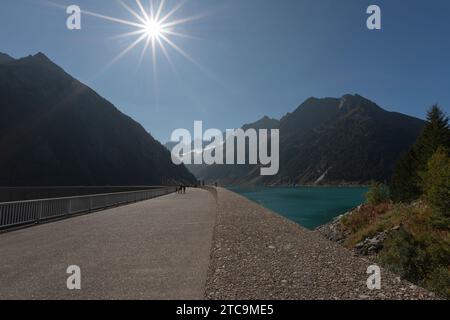 Barrage et réservoir de Schlegeis (1782m NGF), Alpes de Zillertal, Parc national, Tyrol, Autriche, Europe Banque D'Images