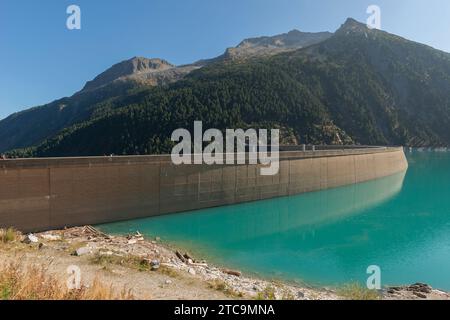 Barrage et réservoir de Schlegeis (1782m NGF), Alpes de Zillertal, Parc national, Tyrol, Autriche, Europe Banque D'Images